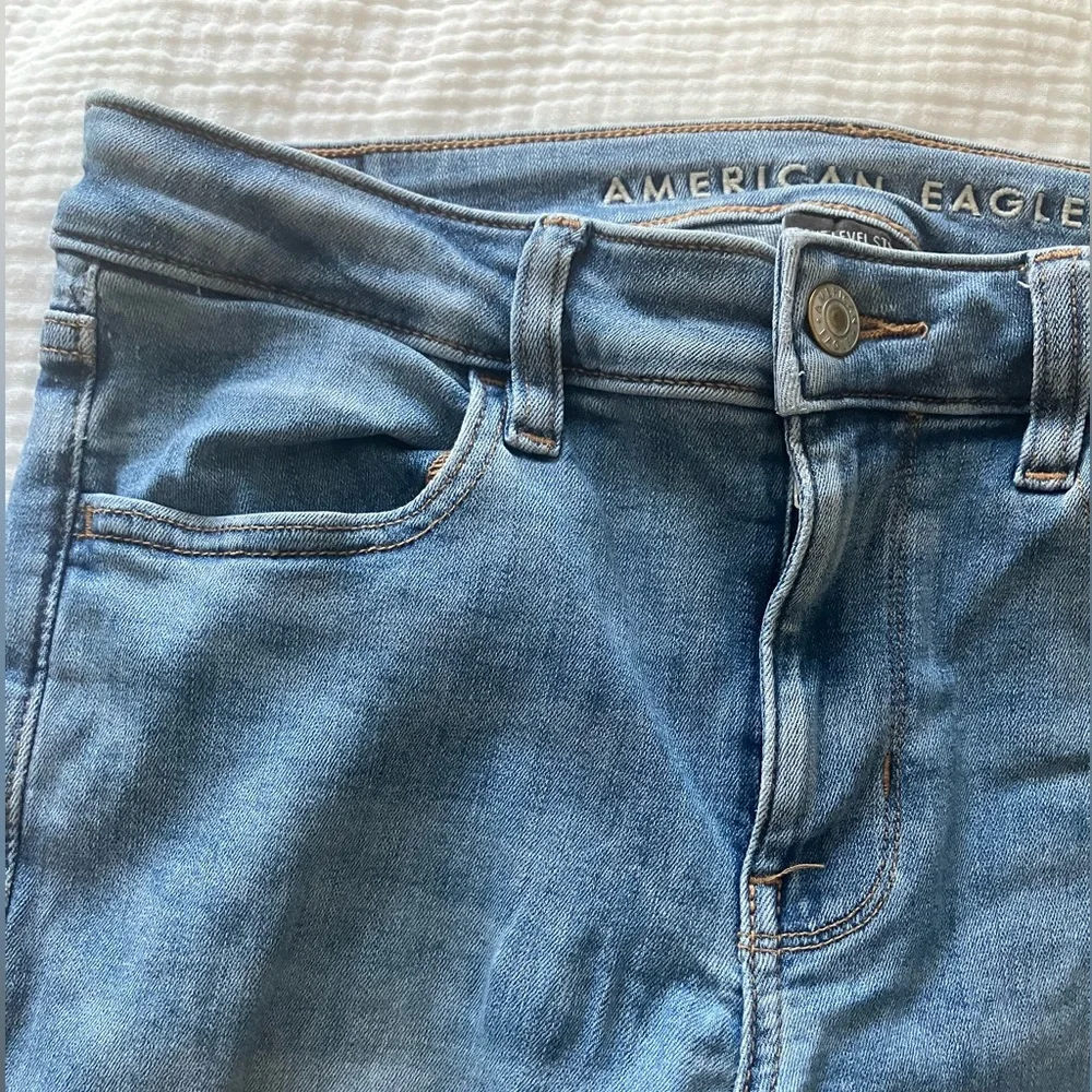American Eagle next level stretch medium wash skinny jean jegging size 6 - Picture 3 of 3